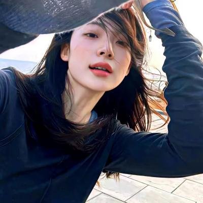 不认识的女友
